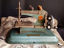 petite machine à coudre ancienne française