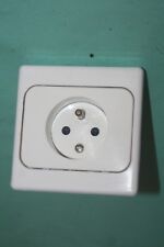 Legrand diplomat Prise 2p+t blanc