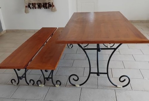 Table places avec ses 2 - places,