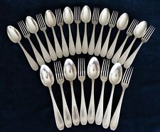 12 couverts de table (12 cuillères + 12fourchettes ) Art Déco métal argenté C V 