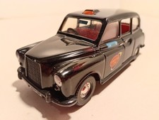 PA Corgi GB Austin Leyland FX4