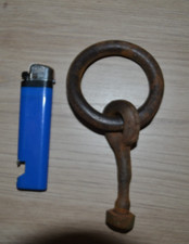 Ancien Anneau articulé à visser en fer forgé (Art populaire, suspension)