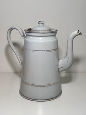 Cafetière en tole émaillée
