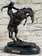 Frederic Remington Cowboy Sur Cheval Canne Statue Bronze Figurine Sculpture