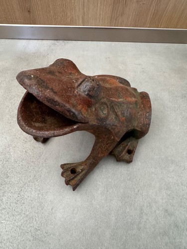 Grenouille fonte ancienne - en,