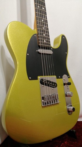 Guitare électrique solide