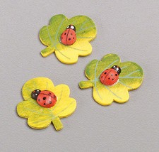 8 formes en bois 3D décorées - Feuille d'érable avec coccinelle