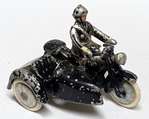 Quiralu figurine side car - quiralu,