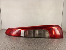 Feu arriere principal droit