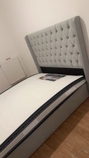 Lit capitonnée avec matelas