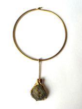 Très beau COLLIER Ras du Cou avec pendentif cabochon pierre pendante 8,8cm