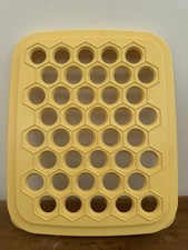 TUPPERWARE PLAQUE Raviolis  CUISINE USTENSILE Jaune
