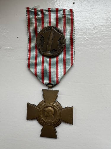 Croix combattant avec - croix, du