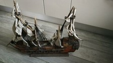 Bateau en bois ancien