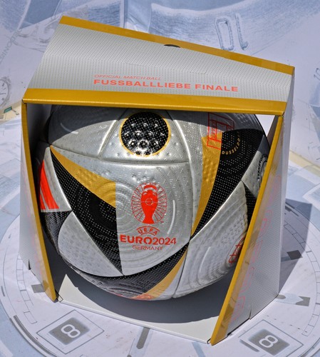 Ballon adidas fussballliebe - ballon,