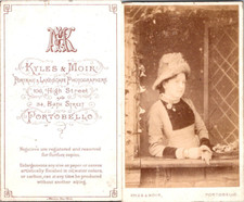 Kyles & Moir, Portobello, Scotland, Jeune fille avec un beau chapeau Vintage CDV