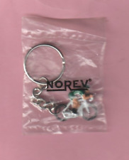 PORTE CLE / PORTE CLEF / NOREV pour CREDIT AGRICOLE - CYCLISTE / COUREUR - NEUF