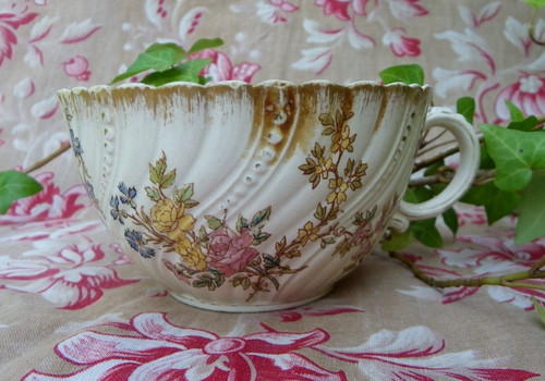 Tasse ancienne faïence à - ancienne,