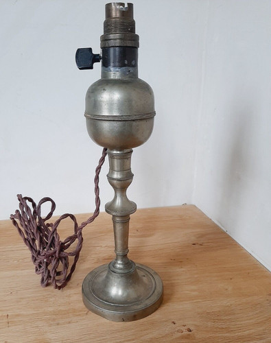 Ancienne lampe huile - à,
