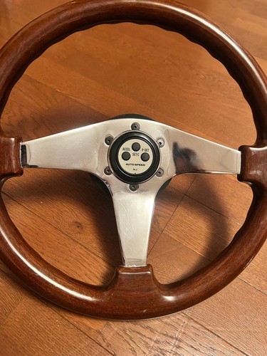 Volant momo veloce - veloce, bois