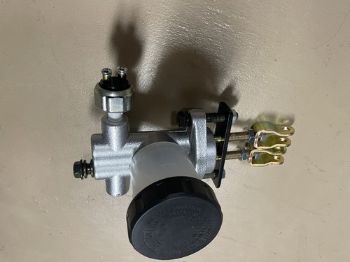 Brake master cylinder for - master,