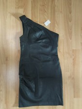 Robe asymétrique en cuir