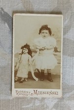 Photo Ancienne Carte de Visite Portrait Petite Fille avec Poupée en Porcelaine