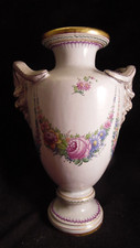 Superbe vase en faience de Rovina Epinal à décor floral avec mascarons en relief