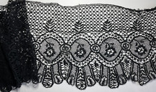 DENTELLE ANCIENNE - Large volant de  GUIPURE noire 1 mètre