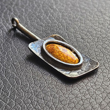 Pendentif atypique forme