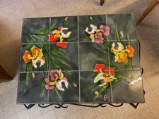 TABLE BASSE VALLAURIS SIGNEE RHEAUL CARREAUX DE FAIENCE FLEURS ET FER FORGE 1970