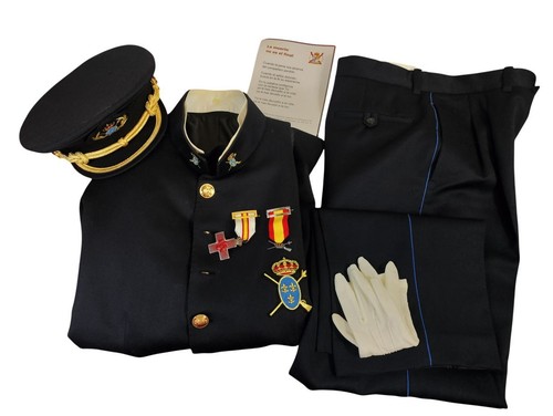 Tenue cérémonie des - de,