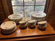 Obernai H Loux Dinnerware Set