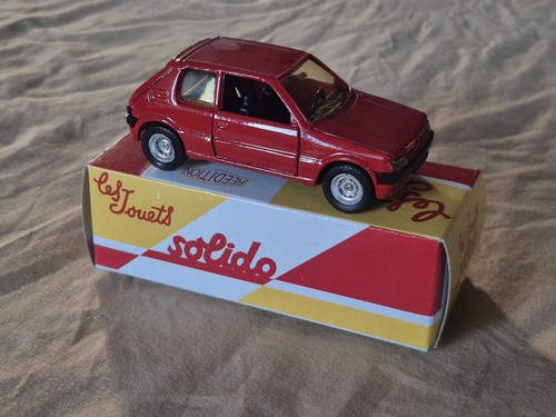 Voiture miniature peugeot 205 - voiture,