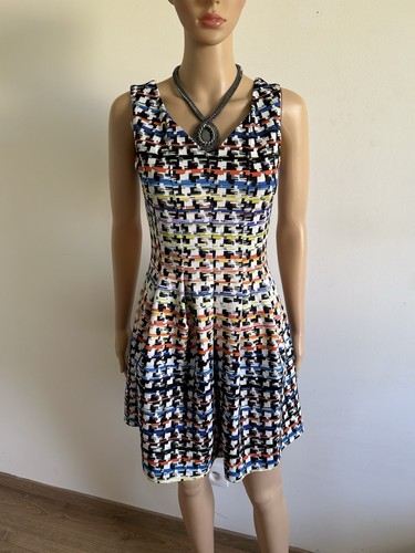 Robe multicolore sans manches