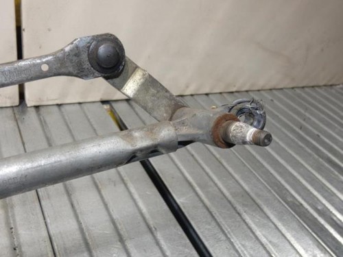 Moteur essuie glace avant