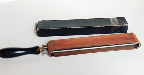 Affuteur cuir avec tenseur