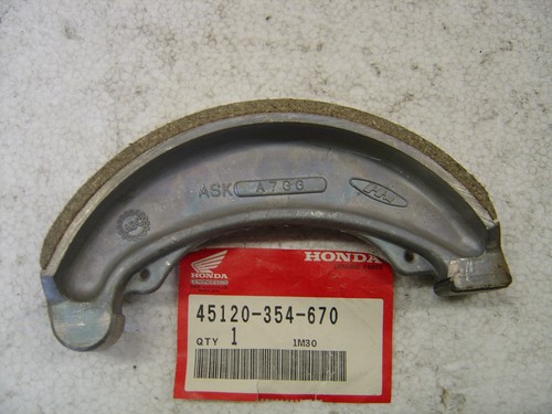 Une mâchoire frein cb125 - mâchoire, av