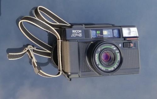 Ricoh 35mm point and - af-5,