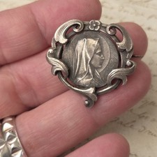 Broche Ancienne Vierge Marie
