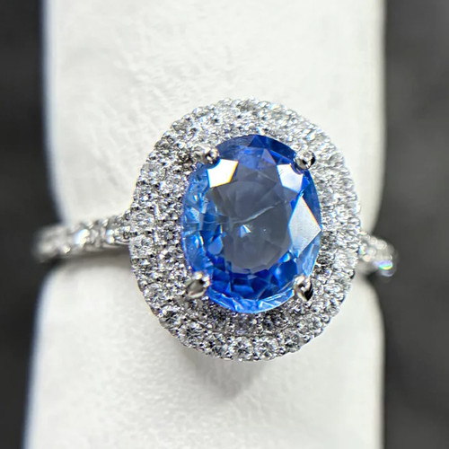 Bague saphir bleu non - bleu,