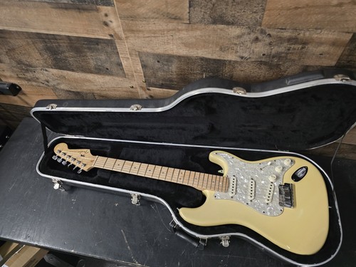 2007 fender stratocaster - 2007,