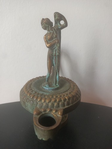 Lampe huile bronze déesse - lampe,