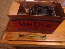 Projecteur Ancien Suisse Lindia - Longueur Boîte 29 Centimètres - non testé
