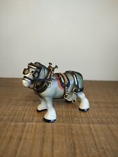 Cheval de Trait Céramique / Faïence MELBA Ware - Harnais Métal Doré - Anglais 