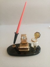    support  de  porte plumes anciens avec encrier et calendrier perpétuel 