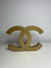 Logo Présentoir Chanel Parfum