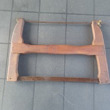 Très belle petite scie à