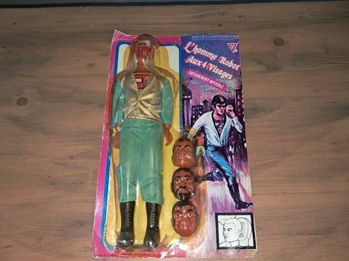 Homme robot aux - 4, visages