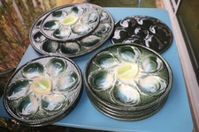 Assiettes à Huitres et 1 grand plat  en barbotine de Saint Clément 9 pièces